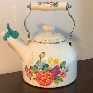PRICE DROP❗️Pioneer Woman Floral Enamel Tea Kettle. Never Used. See all pics.